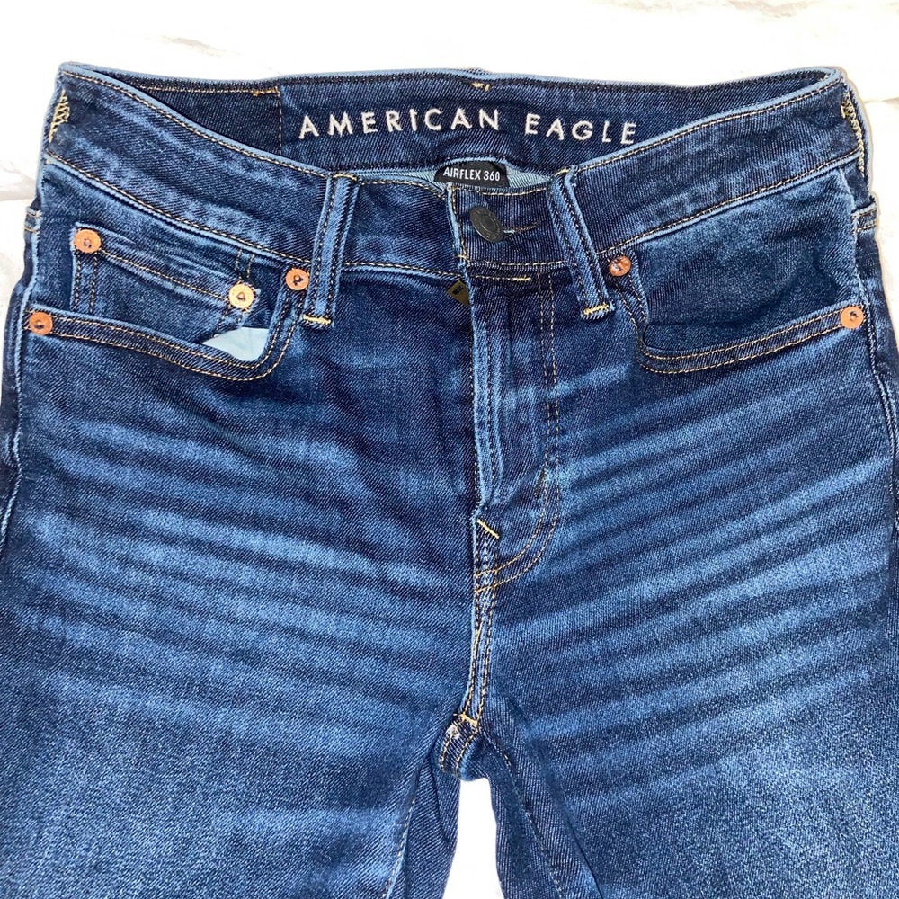 AMERICAN EAGLE JEANS